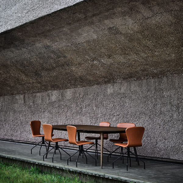 PLAYdinner Lam&eacute; Esstisch mit Auszug, ger&auml;ucherte Eiche, Bruunmunch Furniture