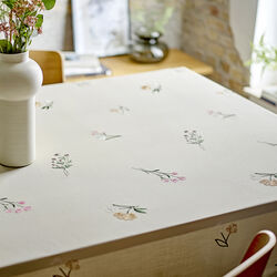 Charm Tablecloth, charm beige, S&ouml;dahl