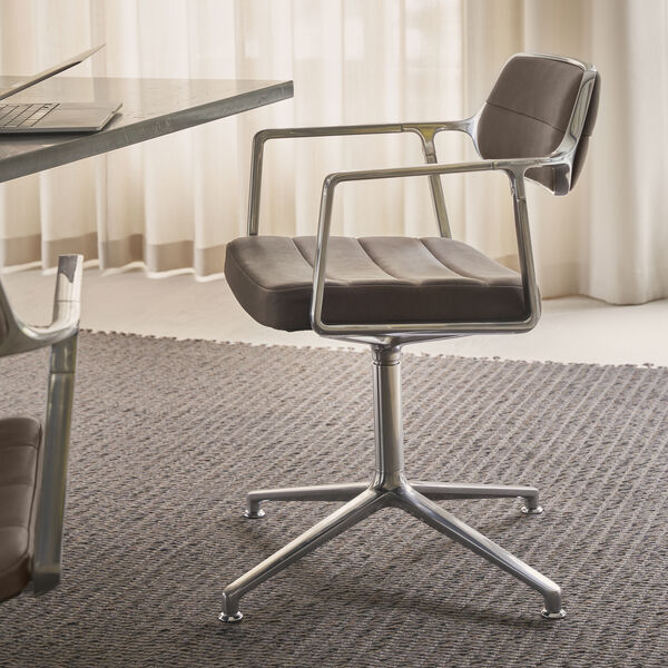 Vipp453 Swivel Chair with Gliders, Havanna/aluminium, Vipp