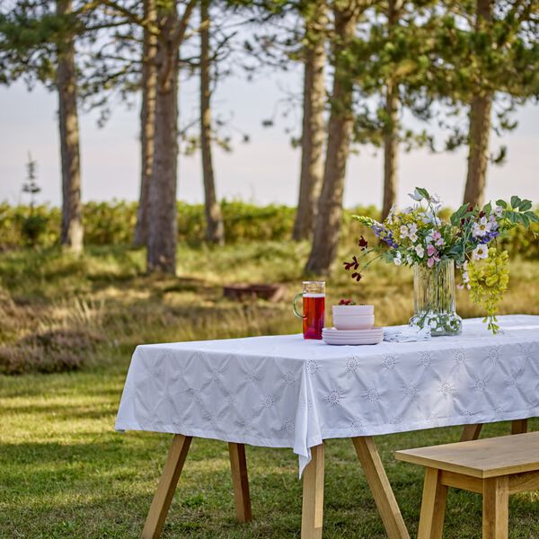 Daydream Tablecloth, white, S&ouml;dahl