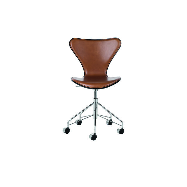 Serie 7™ 3117 Drehstuhl, Rustic Walnuss Serie 7™ 3117 Drehstuhl, Rustic Walnuss, Fritz Hansen
