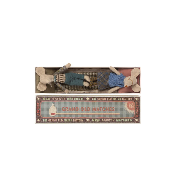 Gro&szlig;mutter und Gro&szlig;vater Maus, Maileg