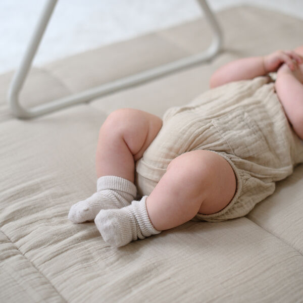 Calm Spielteppich, latte, We Are Bitte