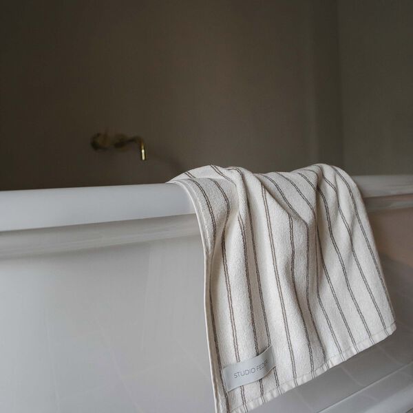 UNA TOWEL, pebble rain, Studio Feder