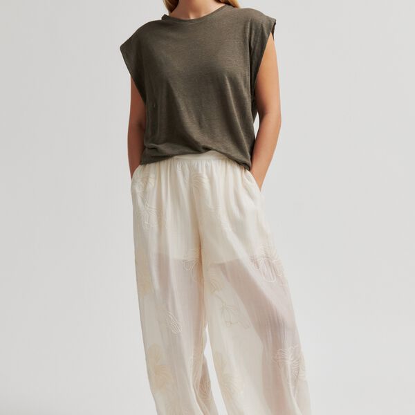 Peony Top, canteen, Second Female
