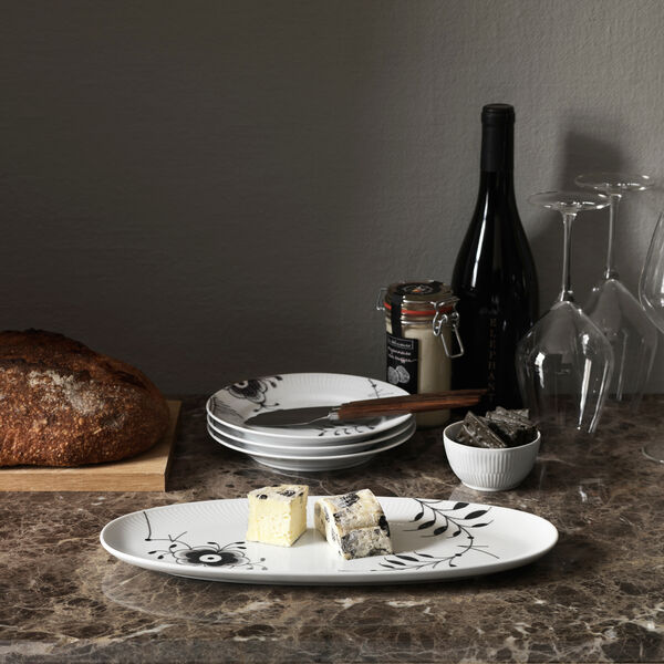 Schwarze Mega Riflet Platte 37 cm, Royal Copenhagen