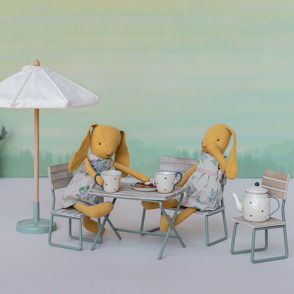 Miniatur-Garten-Set &ndash; Tisch mit Stuhl und Bank, Maileg