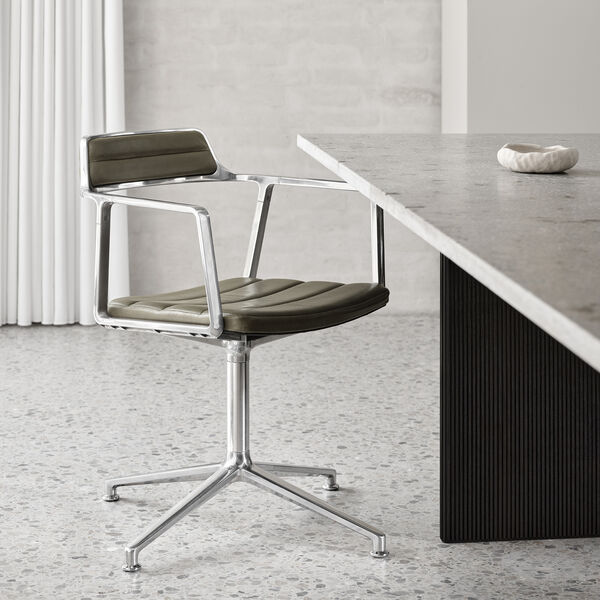VIPP452 Drehstuhl mit Gleitern, Bosco-Gr&uuml;n/poliertes Aluminium, Vipp