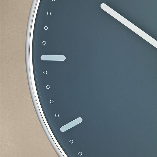 City Hall Wanduhr Large, blau, Arne Jacobsen Clocks