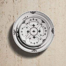 Schwarzer Teller Musselmalet Halbspitze &Oslash; 19 cm, Royal Copenhagen