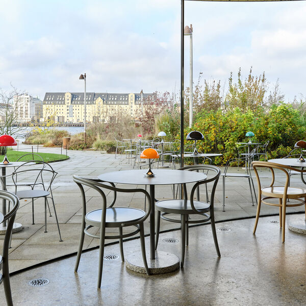 Panthella 160 Original Portable Tischleuchte, opal orange, Louis Poulsen