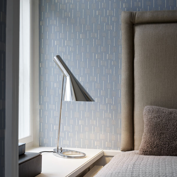 AJ Tischleuchte, stainless steel, Louis Poulsen