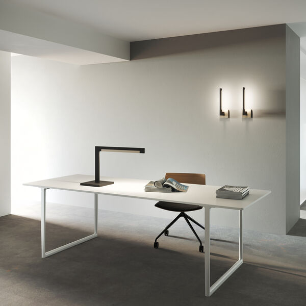 INLAY T2 LINEAR Table Lamp, matt black/satin gold, LIGHT-POINT