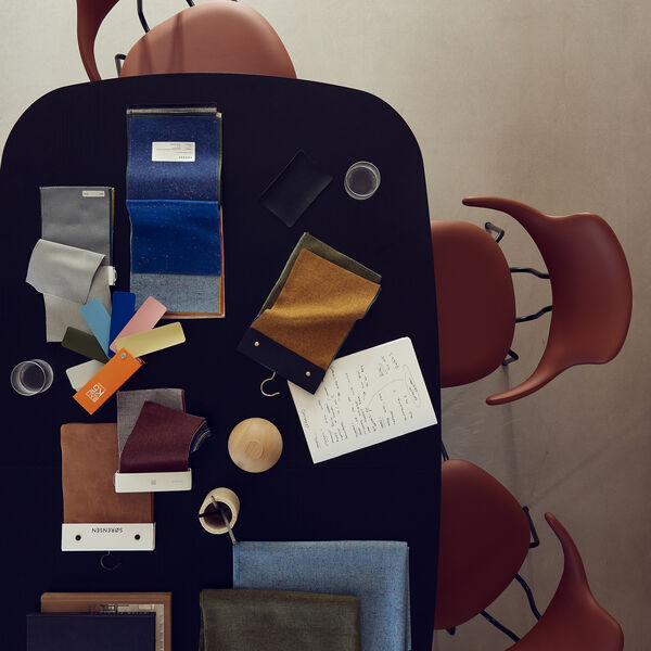 VL118 sitzgepolsterter Stuhl, Savanne 30322/Walnuss/schwarz, VERMUND