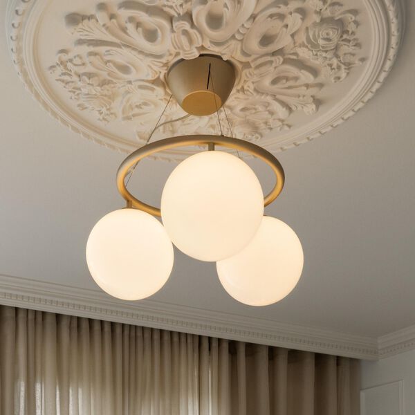 Miira 3 Circular Pendant, brass/opal, Nuura