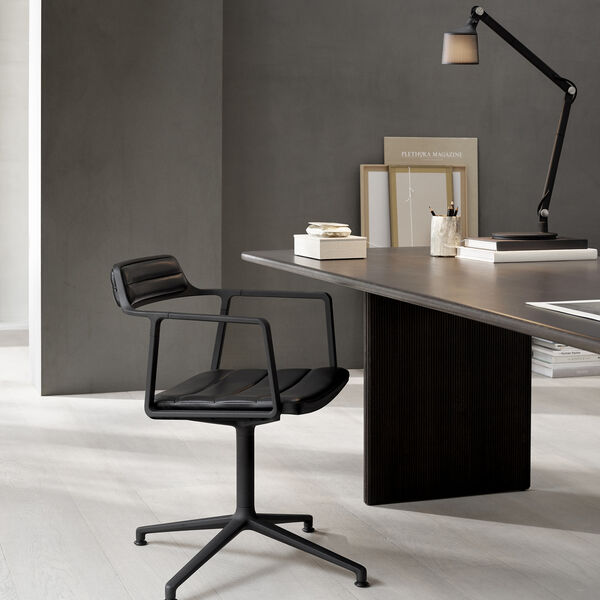 VIPP452 Drehstuhl mit Gleitern, schwarz/schwarz, Vipp