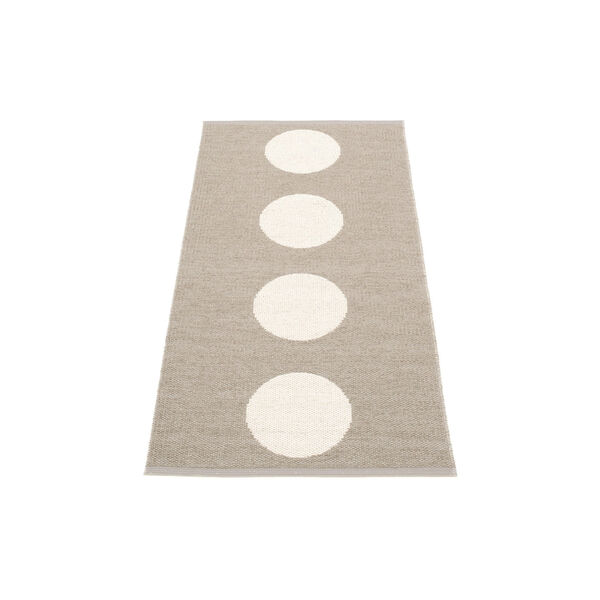 Vera Plastic Rug, mud/vanilla, Pappelina
