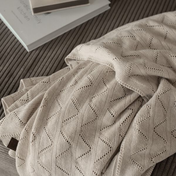 Knitted Plaid Mauntain, beige melange, By LOHN