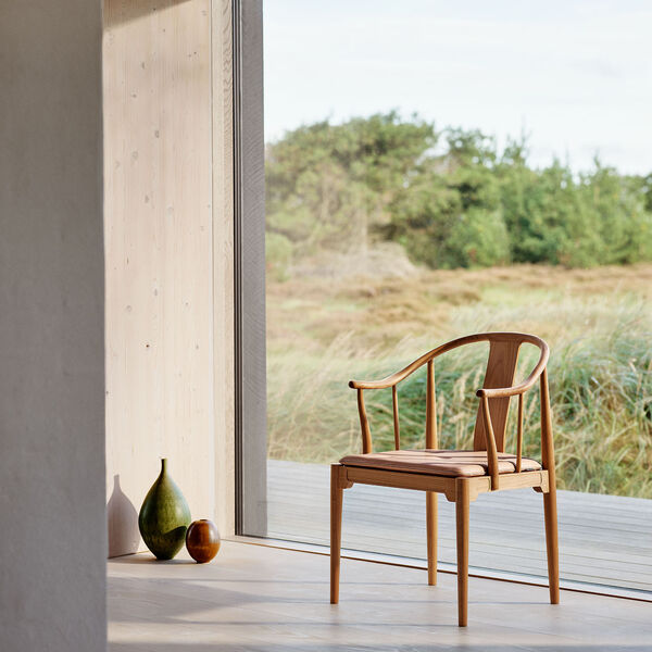 China Chair™ 80th Anniversary Edition, oiled cherry/natural, Fritz Hansen