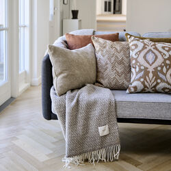 Taffy Cushion, sand, Compliments