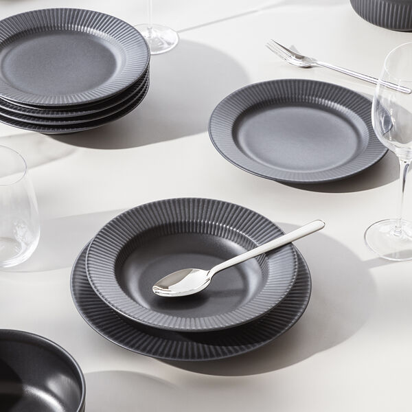 Legio Nova Lunch plate 22 cm, black, Eva Trio