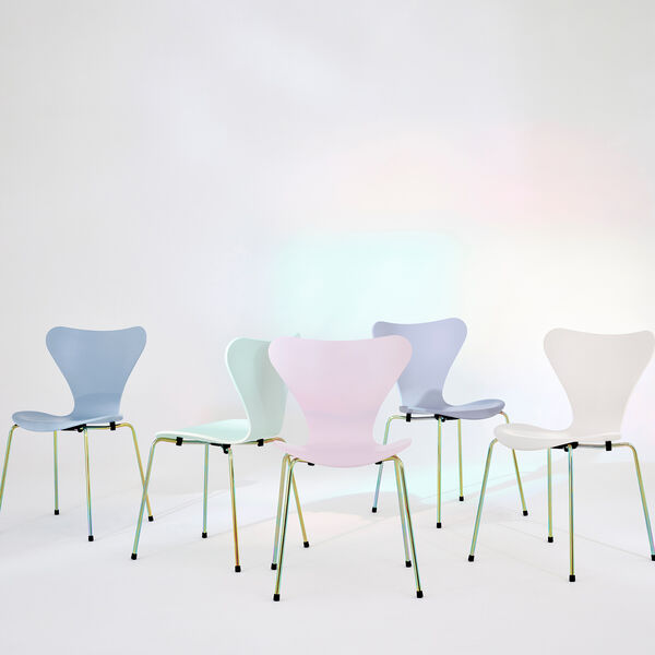 Series 7&trade; 7:14 AM Dining Chair, pink/rainbow, Fritz Hansen