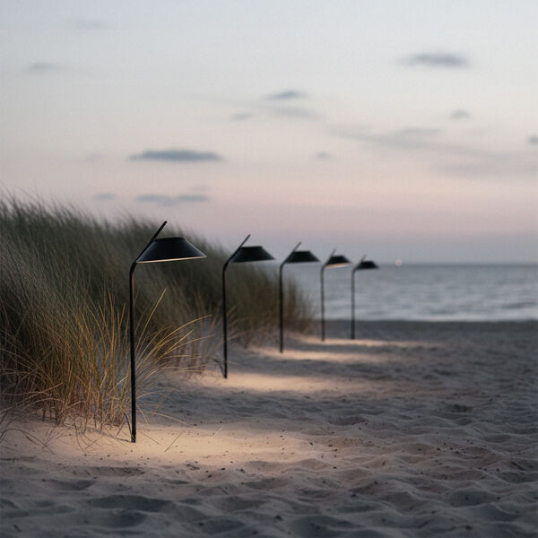 Vinkel LED solar spike lamp, black, Stelton