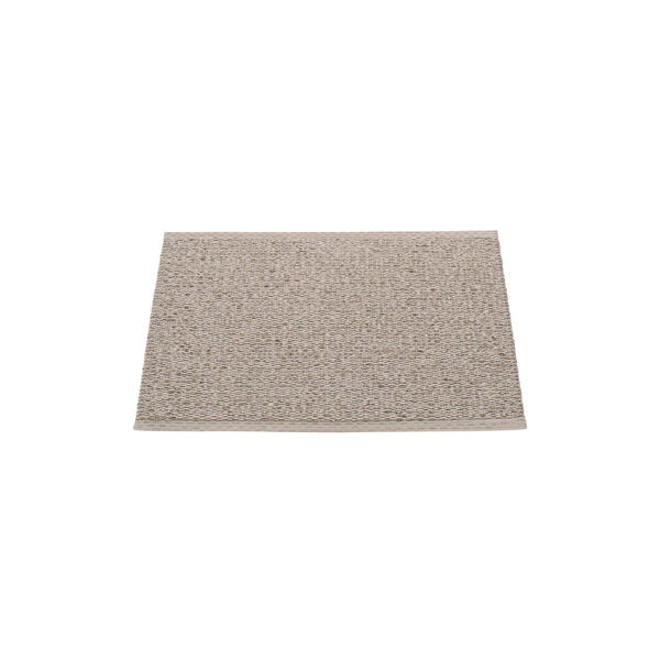 Svea Plastic Rug, mud metallic/mud, Pappelina