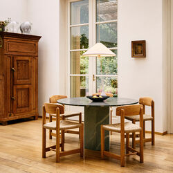 Daumiller Beistellstuhl, goldene Kiefer, GUBI