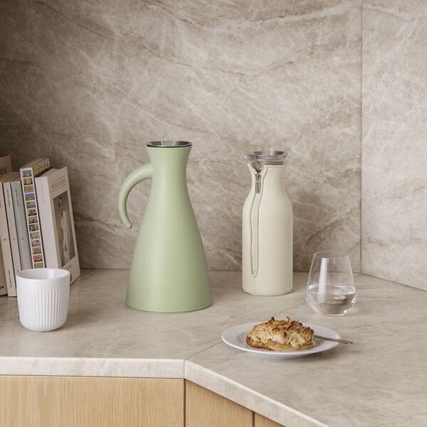 Vacuum Jug, pistachio, Eva Trio