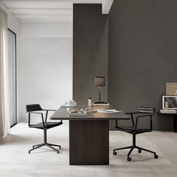 VIPP452 Drehstuhl mit Gleitern, schwarz/schwarz, Vipp