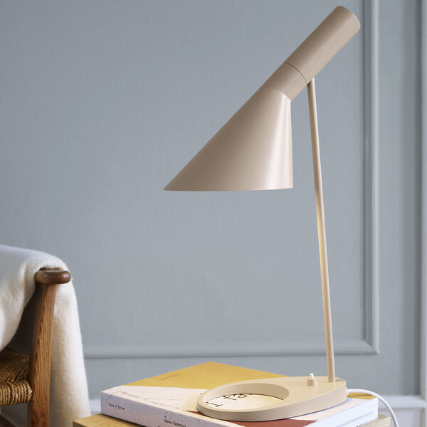 AJ Table Lamp, warm sand, Louis Poulsen
