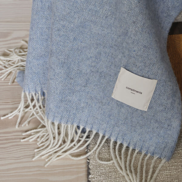 Waves Throw, mineral blue, Compliments