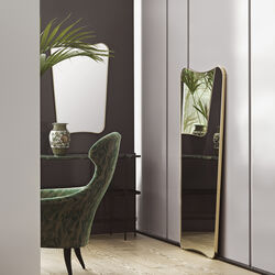 F.A. 33 Wandspiegel, GUBI