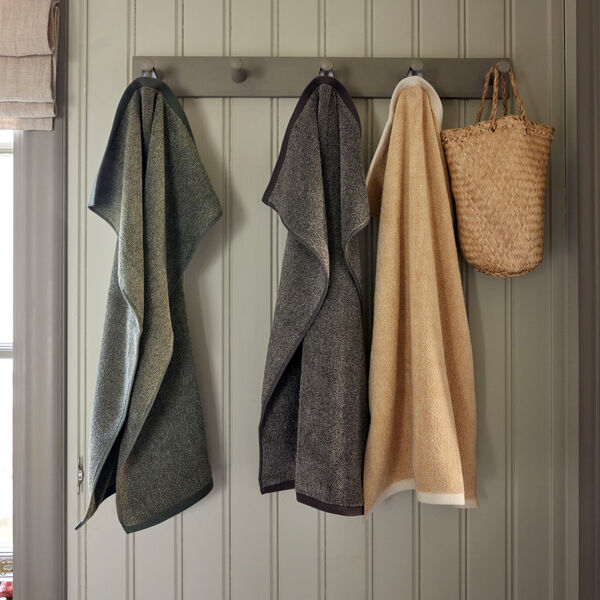 Maurice Towel, stones, Himla