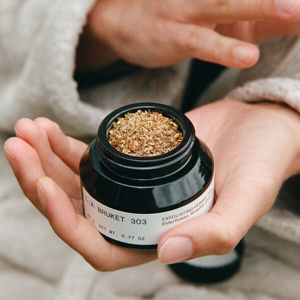 No. 303 Exfoliating Herbal Peel, elderflower/rosehip/enzymes No. 303 Exfoliating Herbal Peel, elderflower/rosehip/enzymes, L:a Bruket