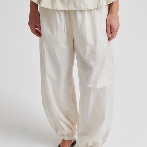 Avida Trousers, eggnog, Second Female
