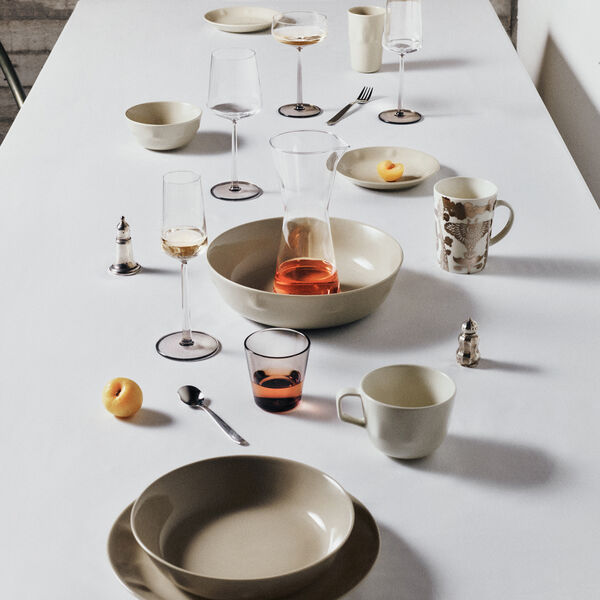 Solare plate deep &Oslash; 22 cm, sand, Iittala