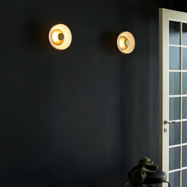 Blossi Wall Lamp, nordic gold/opal, Nuura