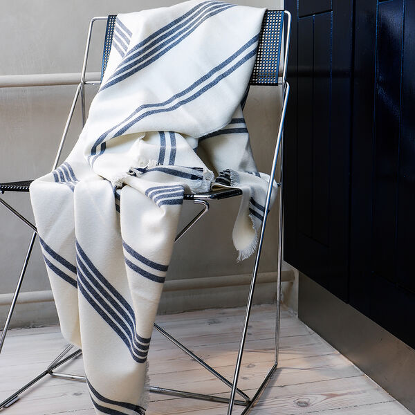 Lines Throw, blue, ELVANG