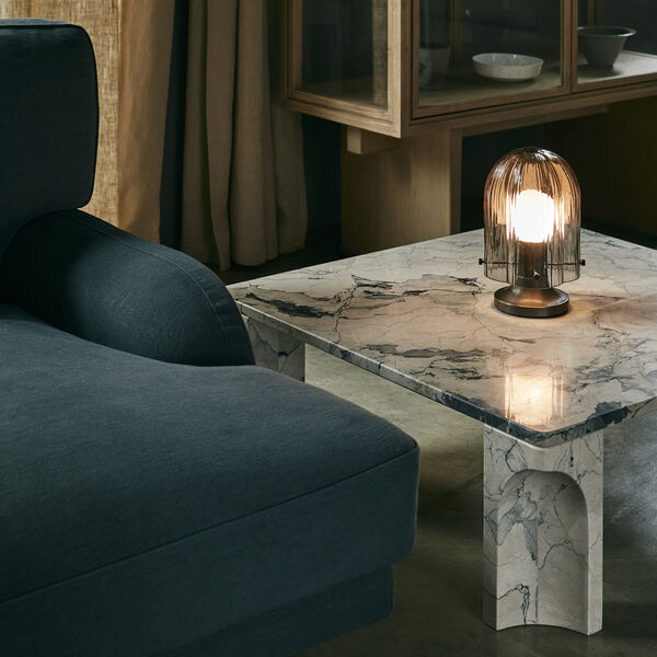 Seine Tischleuchte, rauchfarben, GUBI